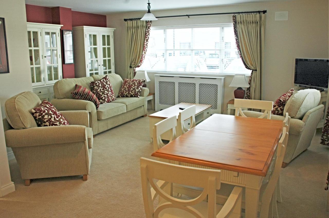 Moyvalley Hotel Self Catering Cottages 외부 사진